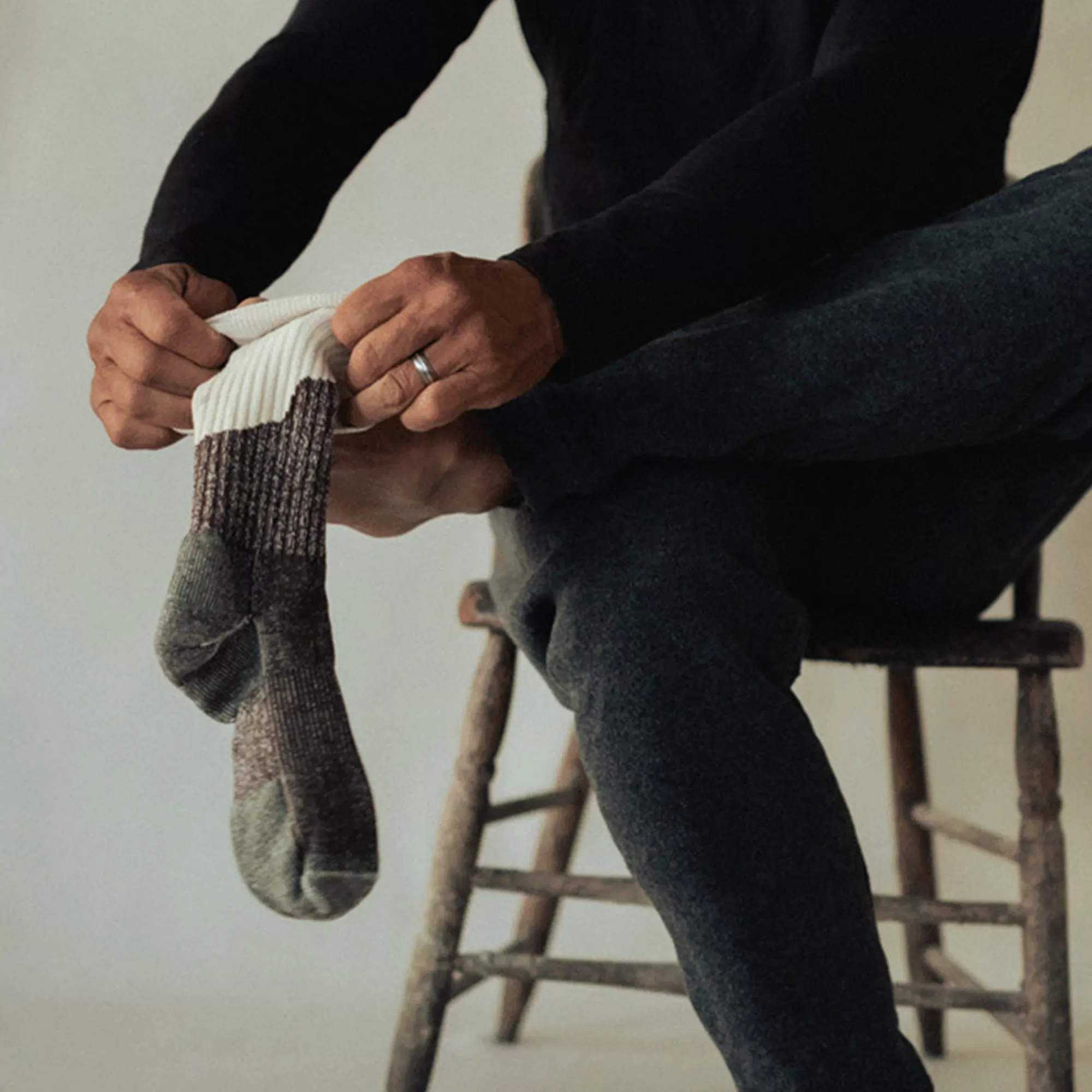 midweight_black_butte_crew_sock_6-9.webp Midweight Black Butte Crew Sock | Duckworth Discount