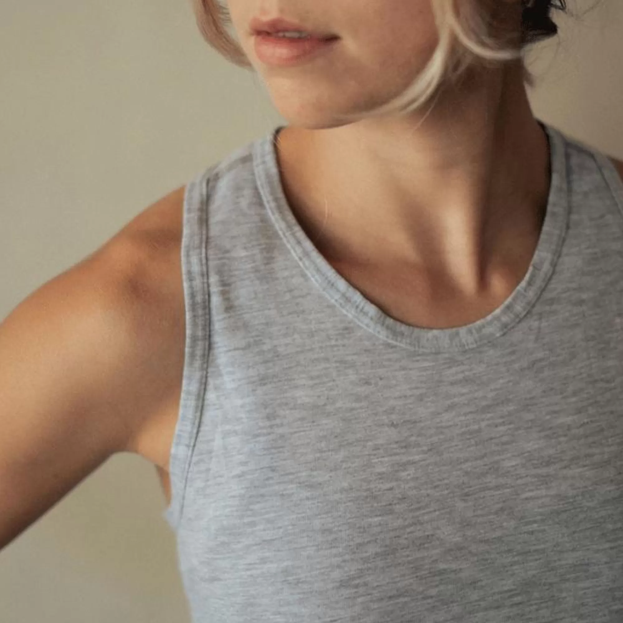 womens_vapor_racerback_tank_6-1.webp Women'S Vapor Racerback Tank | Duckworth Outlet